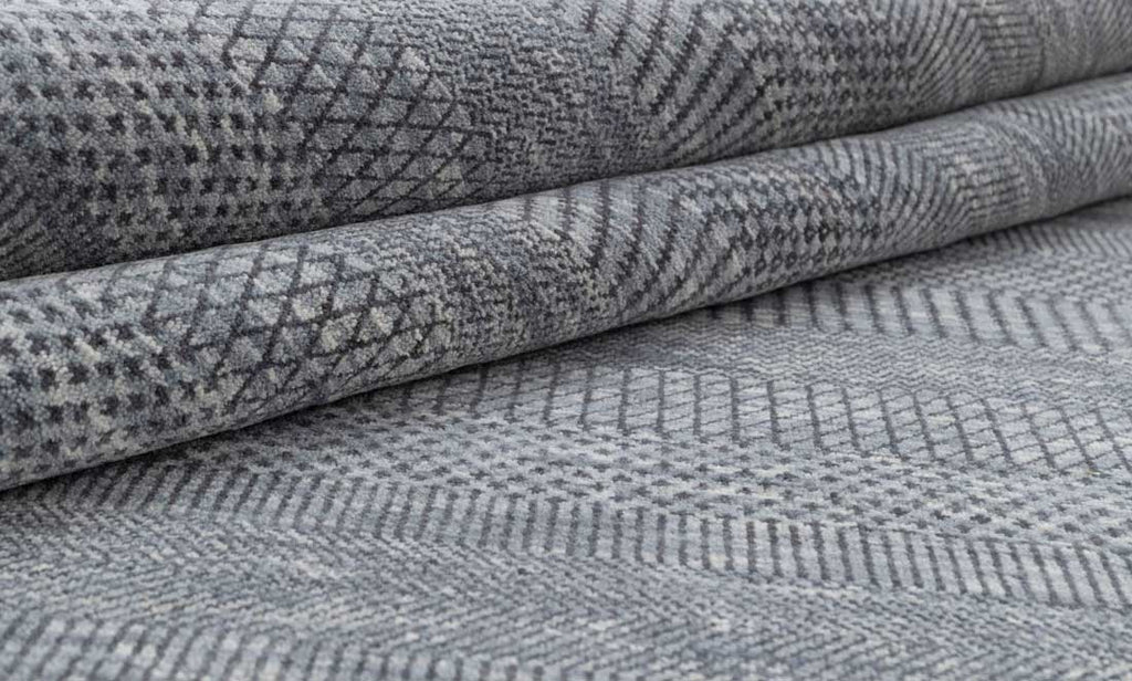 Luxury - Davos Grey Charcoal Wool & Bamboo Silk Hand Knotted Premium Carpet