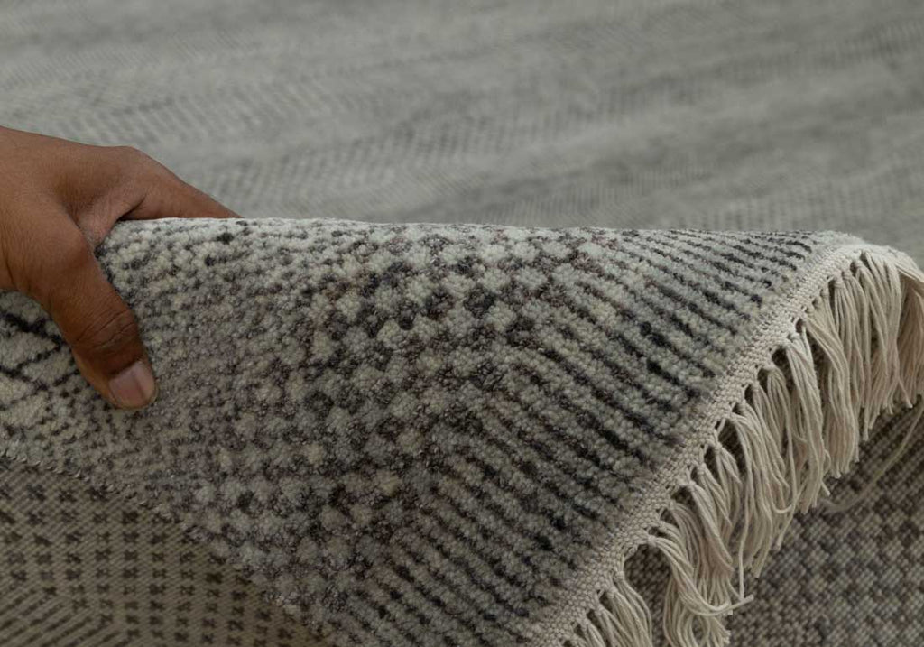 Luxury - Mandia Grey Wool & Bamboo Silk Hand Knotted Premium Carpet