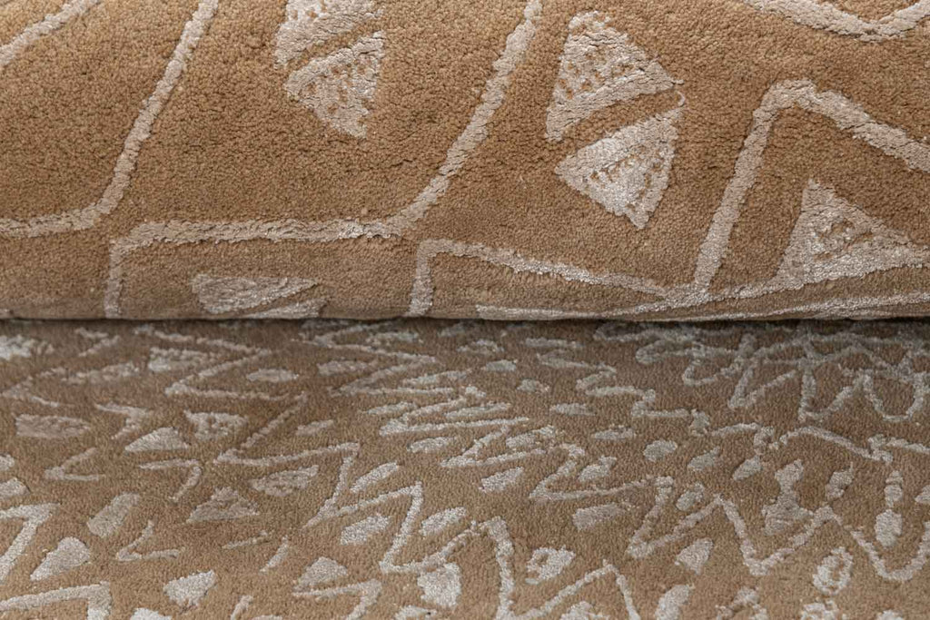 Drums Beige Gold Wool And Bamboo Silk Hand Tufted Carpet