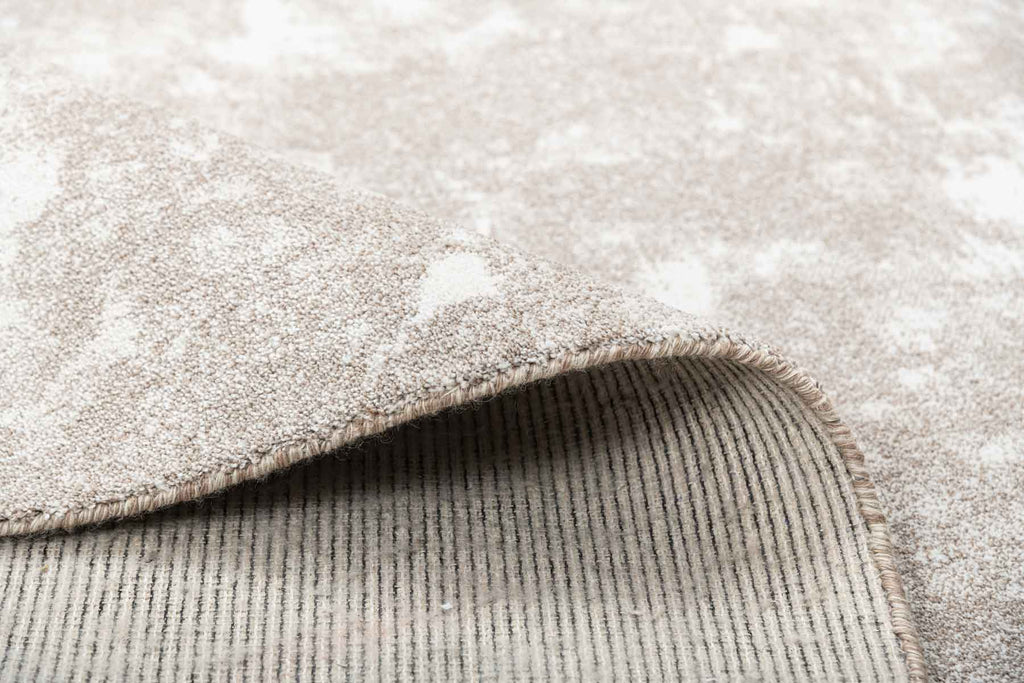 Flora 1404-White Sand 100% Polyester Yarn Machine Made