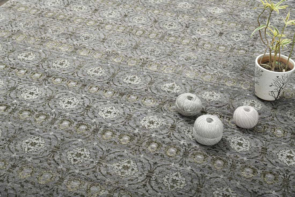 Luxury - Recurrent Grey Green Wool & Bamboo Silk Hand Knotted Premium Carpet