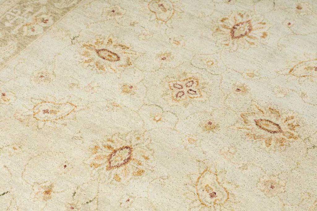 Luxury - Hana Ivory Beige New Zealand Wool Hand Knotted Premium Carpet