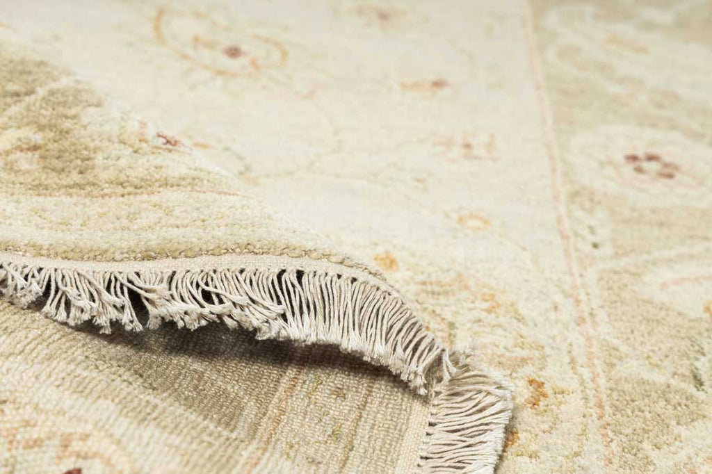 Luxury - Hana Ivory Beige New Zealand Wool Hand Knotted Premium Carpet