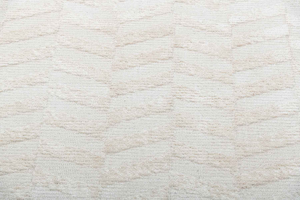 Herringbone White Wool And Bamboo Silk Hand Tufted Carpet