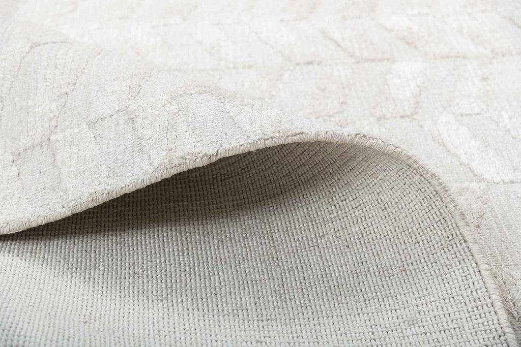 Herringbone White Wool And Bamboo Silk Hand Tufted Carpet
