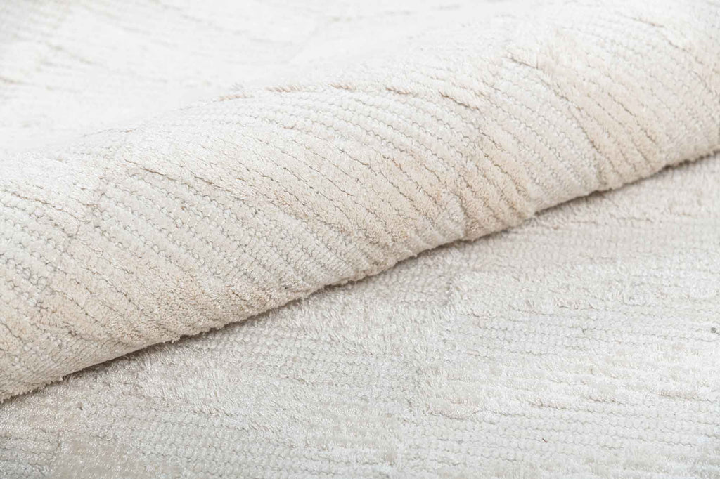 Herringbone White Wool And Bamboo Silk Hand Tufted Carpet