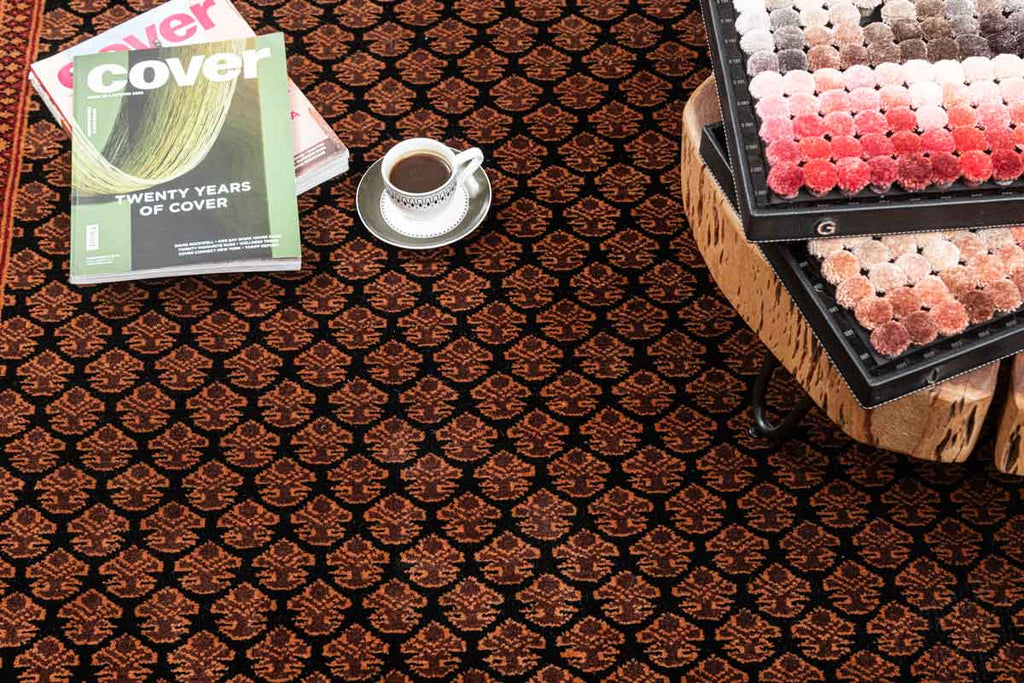 Litchi Black Red 100% Wool Hand Knotted Carpet