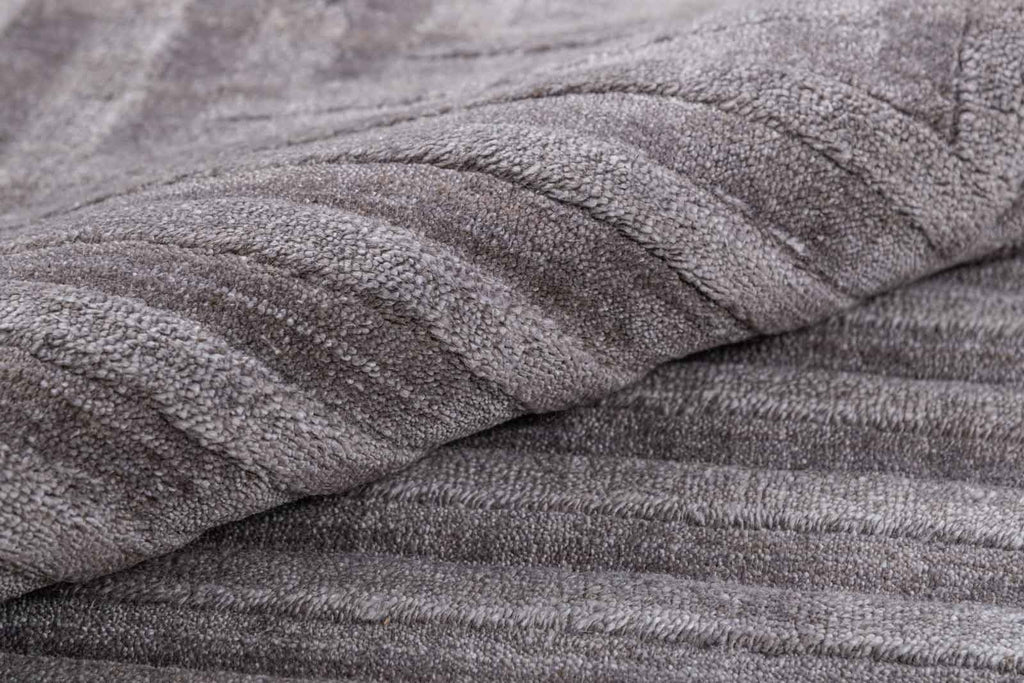Maze Grey Mauve Wool And Bamboo Silk Handloom Carpet
