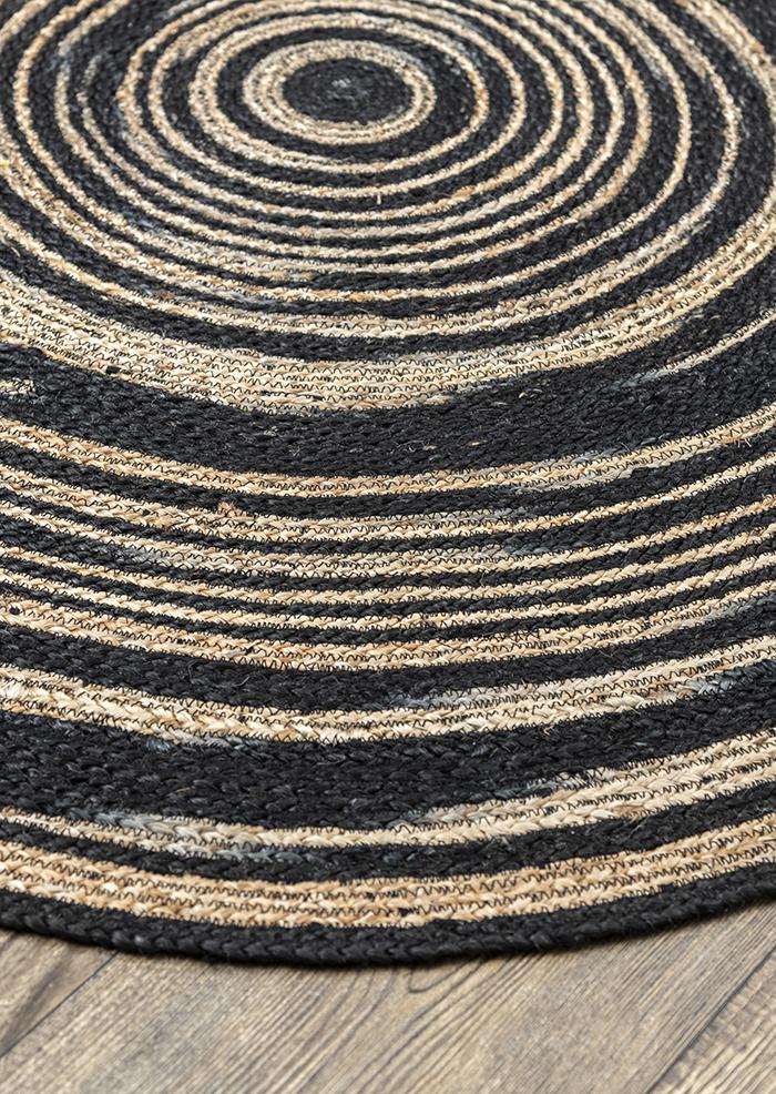 Jasmine Natural/Black Baided Rug Durrie