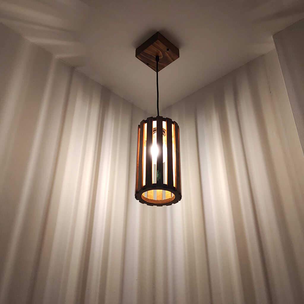 Single outlet hanging light